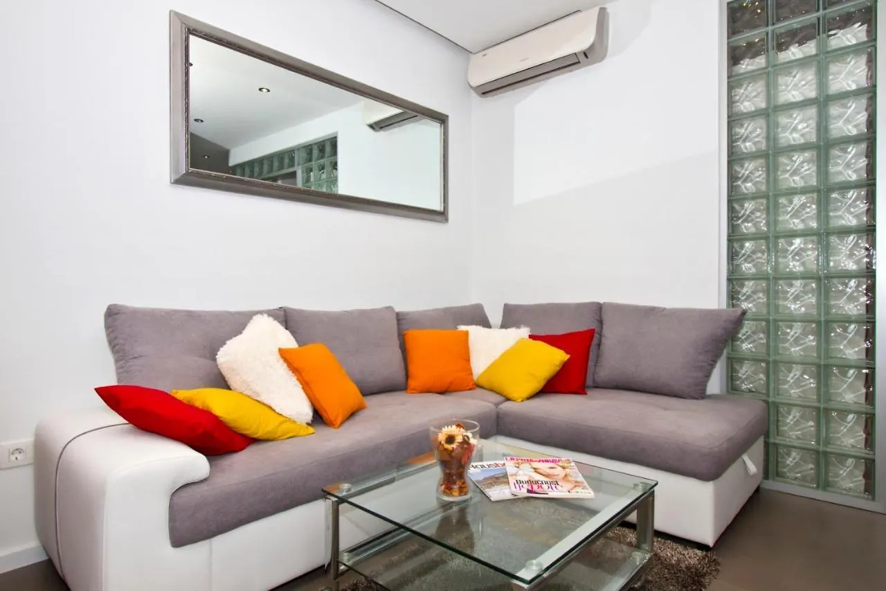 Luxury Apt With Roofed Patio Near Beach & Center Split 0*,  Croatia
