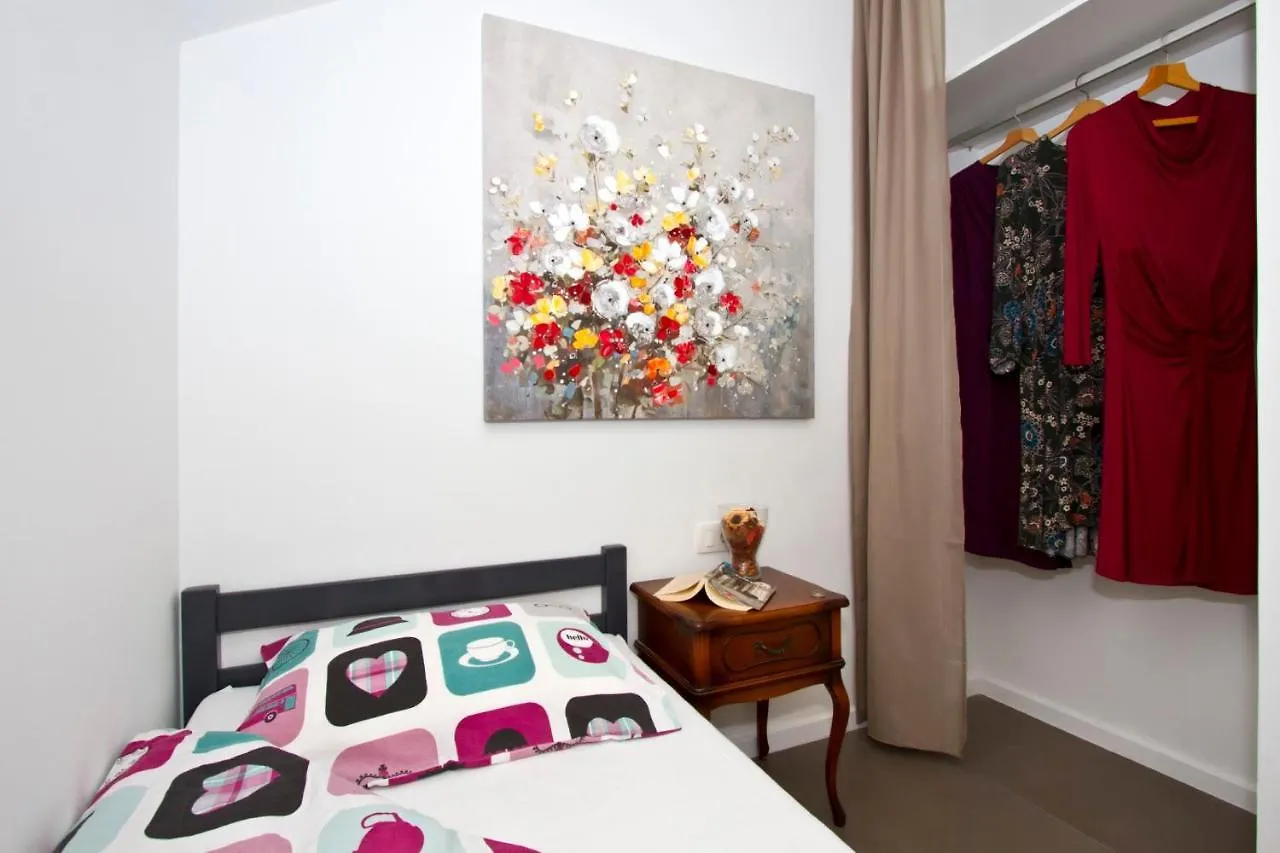 Luxury Apt With Roofed Patio Near Beach & Center Split Croatia