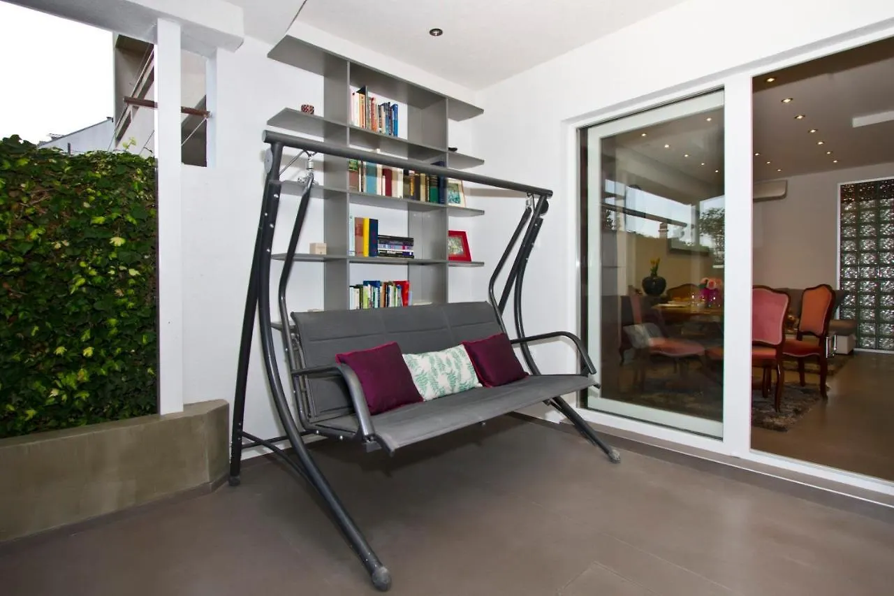 Luxury Apt With Roofed Patio Near Beach & Center Split 0*,